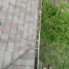 Gutter-Cleaning-in-Waterloo-Illinois 0